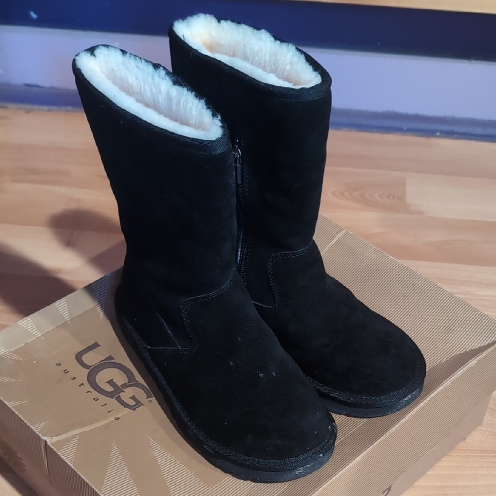 UGG Women's Classic Black Winter Boots